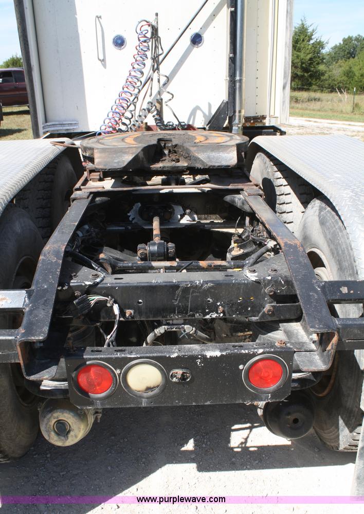 image for item A2310 1995 Kenworth T600 semi truck