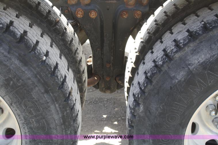 image for item A2310 1995 Kenworth T600 semi truck