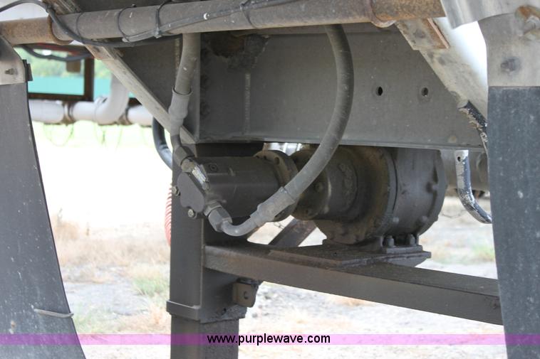 image for item A2717 1986 VIM tanker trailer