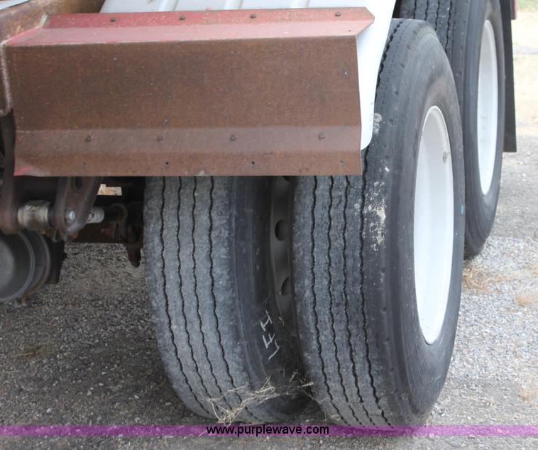 image for item A2717 1986 VIM tanker trailer