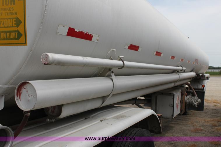 image for item A2717 1986 VIM tanker trailer