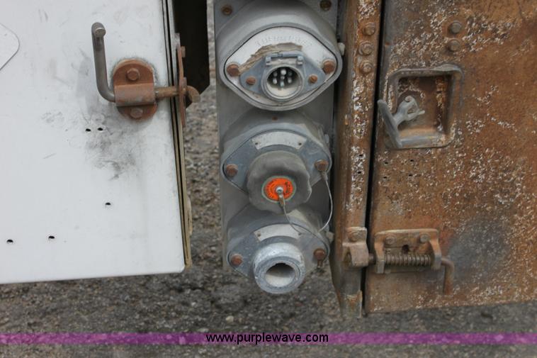 image for item A2717 1986 VIM tanker trailer