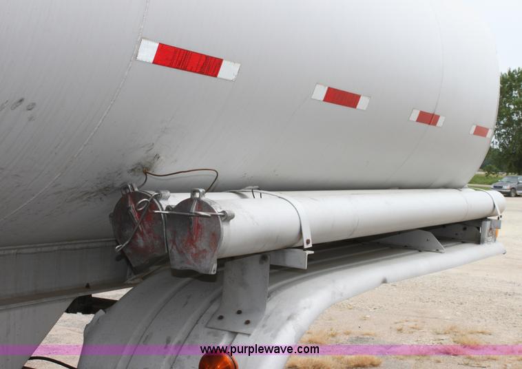 image for item A2717 1986 VIM tanker trailer