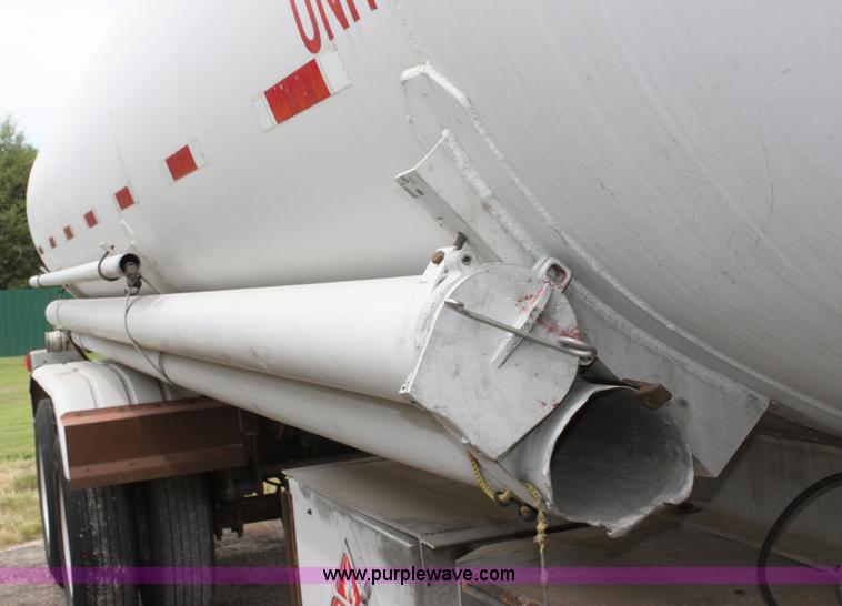 image for item A2717 1986 VIM tanker trailer