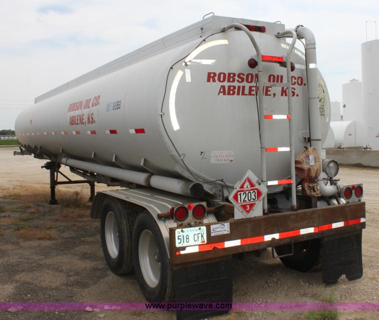 image for item A2718 1979 Pullman Trailmobile tanker trailer