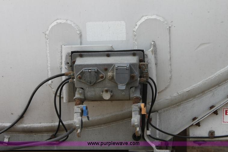 image for item A2718 1979 Pullman Trailmobile tanker trailer