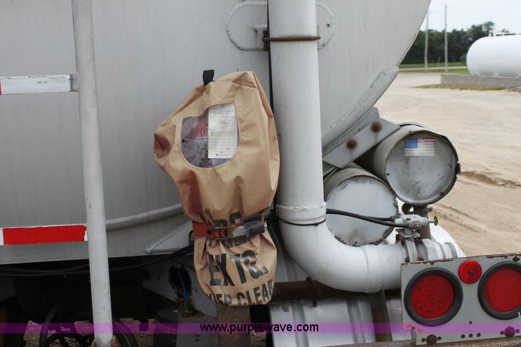 image for item A2718 1979 Pullman Trailmobile tanker trailer