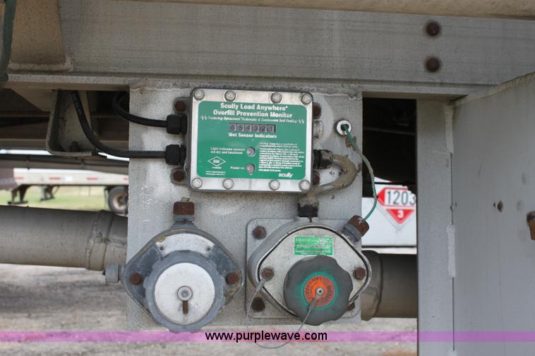 image for item A2718 1979 Pullman Trailmobile tanker trailer