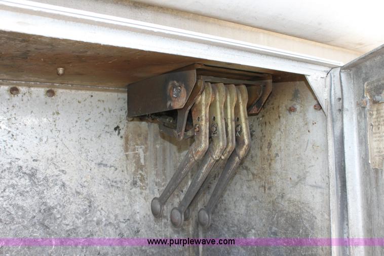 image for item A2718 1979 Pullman Trailmobile tanker trailer