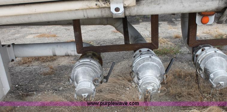 image for item A2718 1979 Pullman Trailmobile tanker trailer