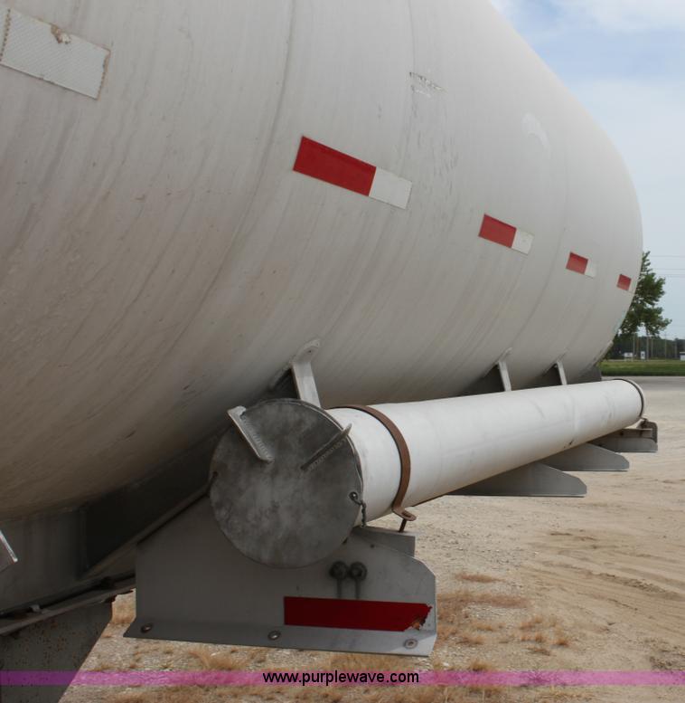 image for item A2718 1979 Pullman Trailmobile tanker trailer