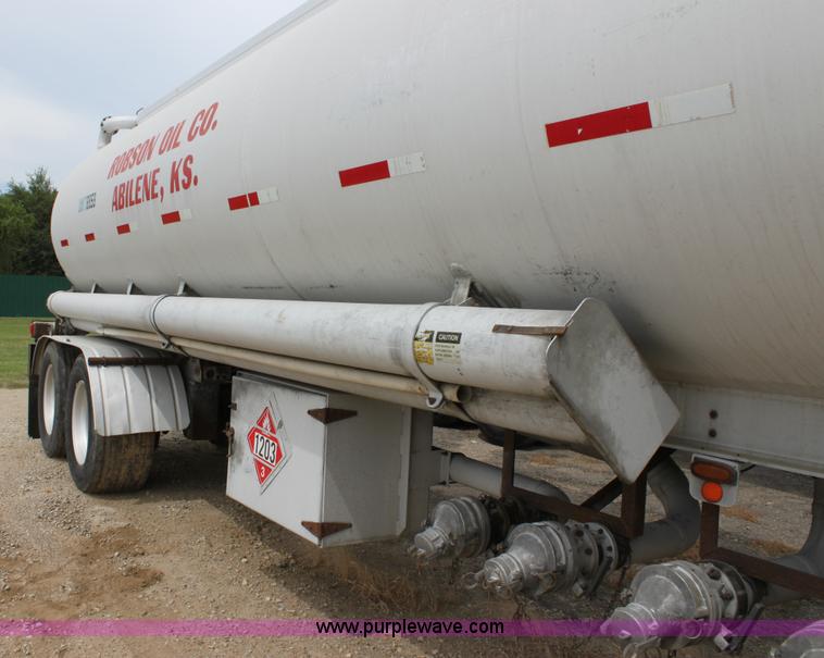 image for item A2718 1979 Pullman Trailmobile tanker trailer