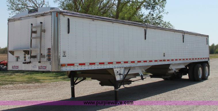image for item A2726 2004 Wilson DWH-500 43' tandem axle grain trailer
