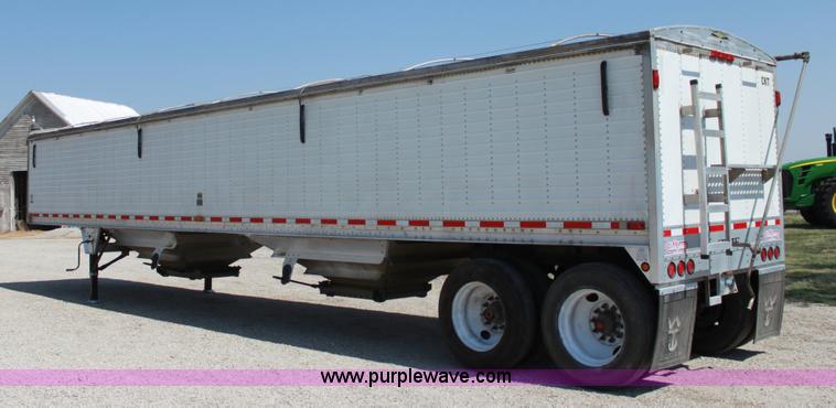 image for item A2726 2004 Wilson DWH-500 43' tandem axle grain trailer