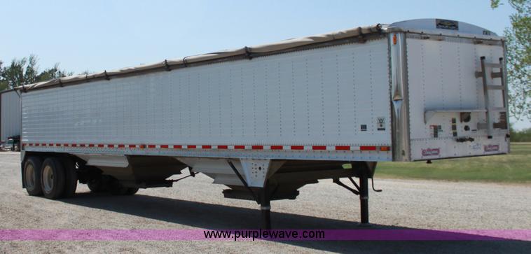 image for item A2726 2004 Wilson DWH-500 43' tandem axle grain trailer