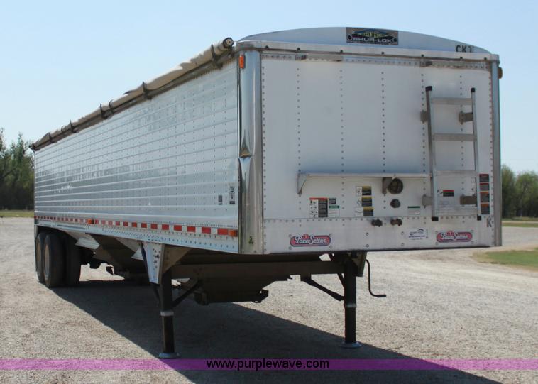 image for item A2726 2004 Wilson DWH-500 43' tandem axle grain trailer