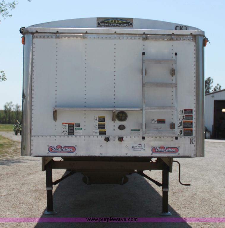 image for item A2726 2004 Wilson DWH-500 43' tandem axle grain trailer
