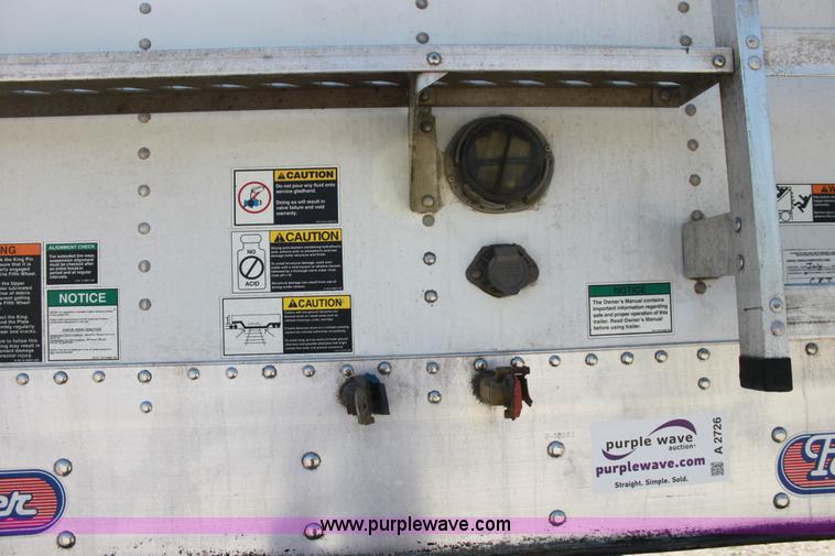 image for item A2726 2004 Wilson DWH-500 43' tandem axle grain trailer