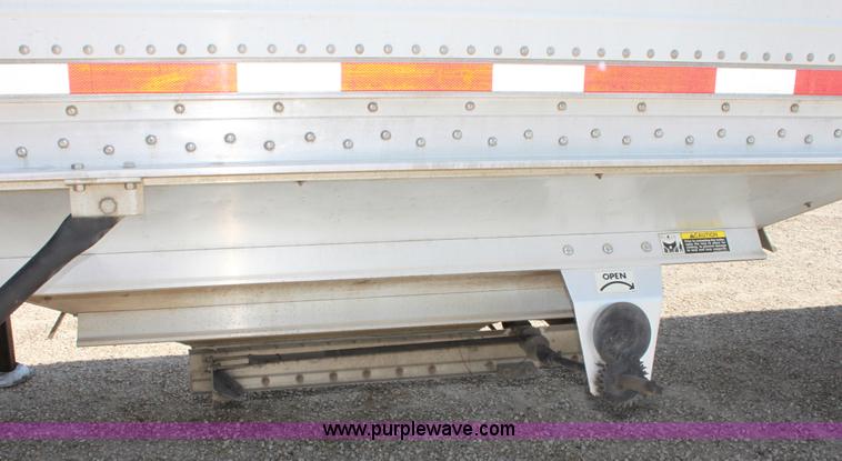 image for item A2726 2004 Wilson DWH-500 43' tandem axle grain trailer