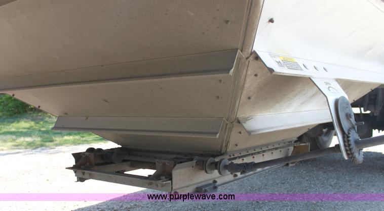 image for item A2726 2004 Wilson DWH-500 43' tandem axle grain trailer