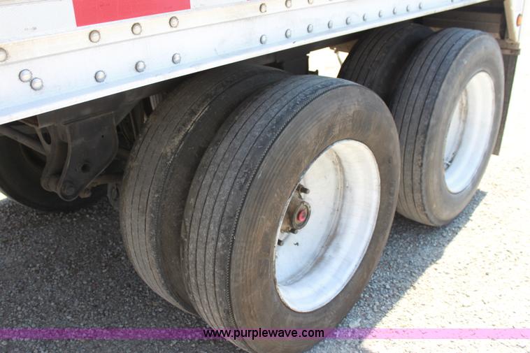 image for item A2726 2004 Wilson DWH-500 43' tandem axle grain trailer