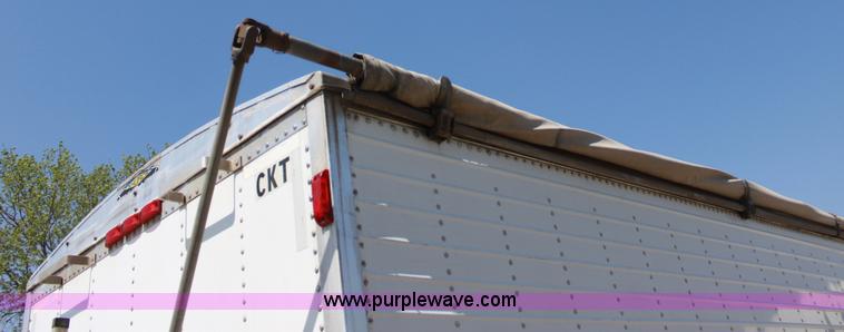 image for item A2726 2004 Wilson DWH-500 43' tandem axle grain trailer