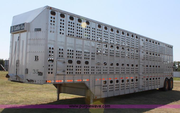 image for item A2727 1989 Merritt 48' tandem axle livestock trailer