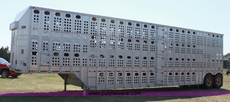 image for item A2727 1989 Merritt 48' tandem axle livestock trailer