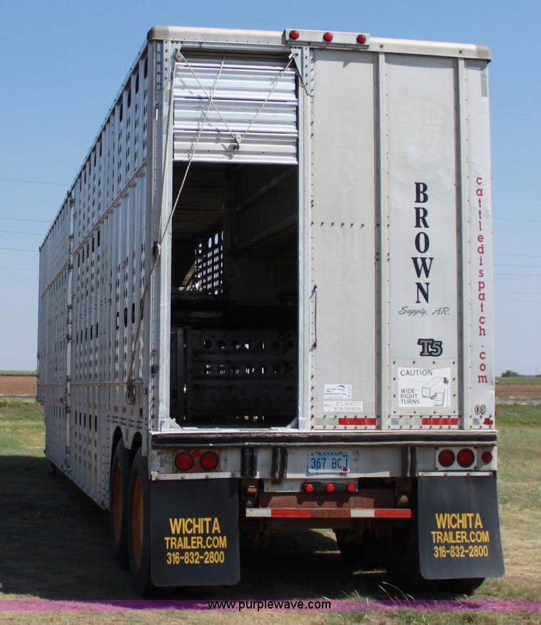 image for item A2727 1989 Merritt 48' tandem axle livestock trailer