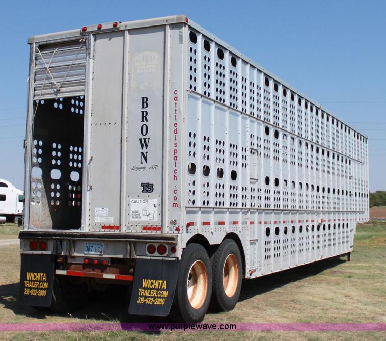 image for item A2727 1989 Merritt 48' tandem axle livestock trailer