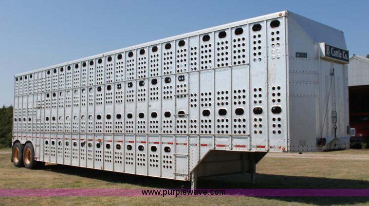 image for item A2727 1989 Merritt 48' tandem axle livestock trailer