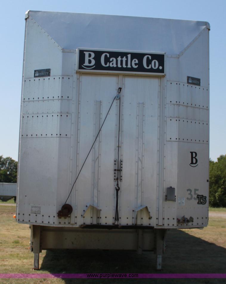 image for item A2727 1989 Merritt 48' tandem axle livestock trailer
