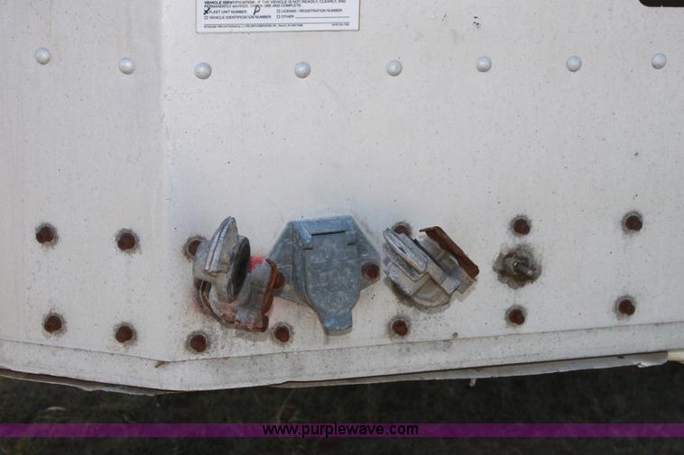 image for item A2727 1989 Merritt 48' tandem axle livestock trailer