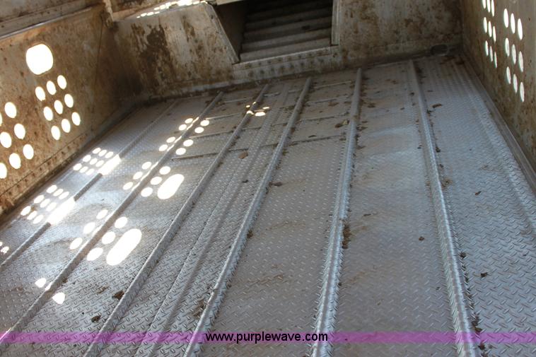 image for item A2727 1989 Merritt 48' tandem axle livestock trailer