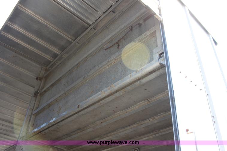 image for item A2727 1989 Merritt 48' tandem axle livestock trailer