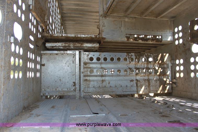 image for item A2727 1989 Merritt 48' tandem axle livestock trailer