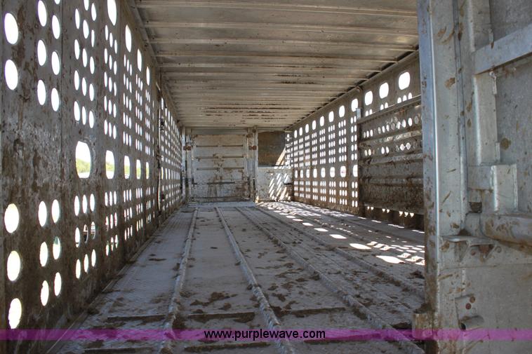 image for item A2727 1989 Merritt 48' tandem axle livestock trailer