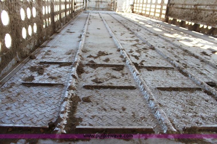 image for item A2727 1989 Merritt 48' tandem axle livestock trailer