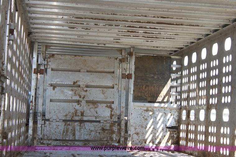 image for item A2727 1989 Merritt 48' tandem axle livestock trailer