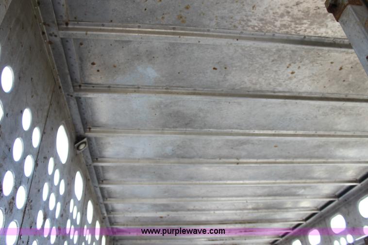 image for item A2727 1989 Merritt 48' tandem axle livestock trailer