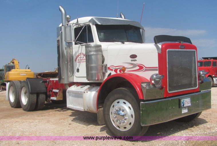 image for item A3535 1990 Peterbilt 379 semi truck