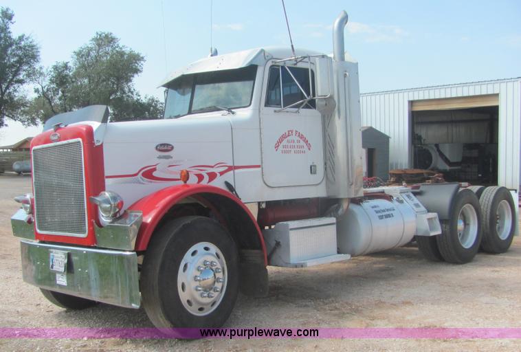 image for item A3535 1990 Peterbilt 379 semi truck