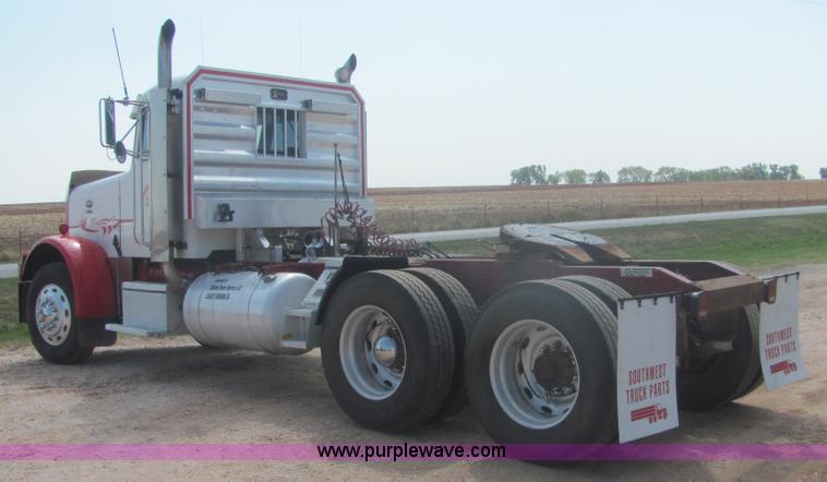 image for item A3535 1990 Peterbilt 379 semi truck