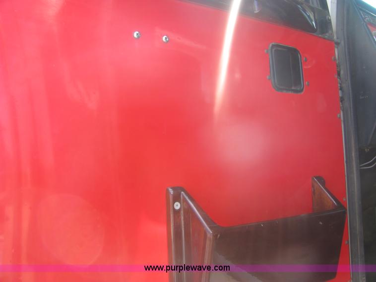 image for item A3535 1990 Peterbilt 379 semi truck