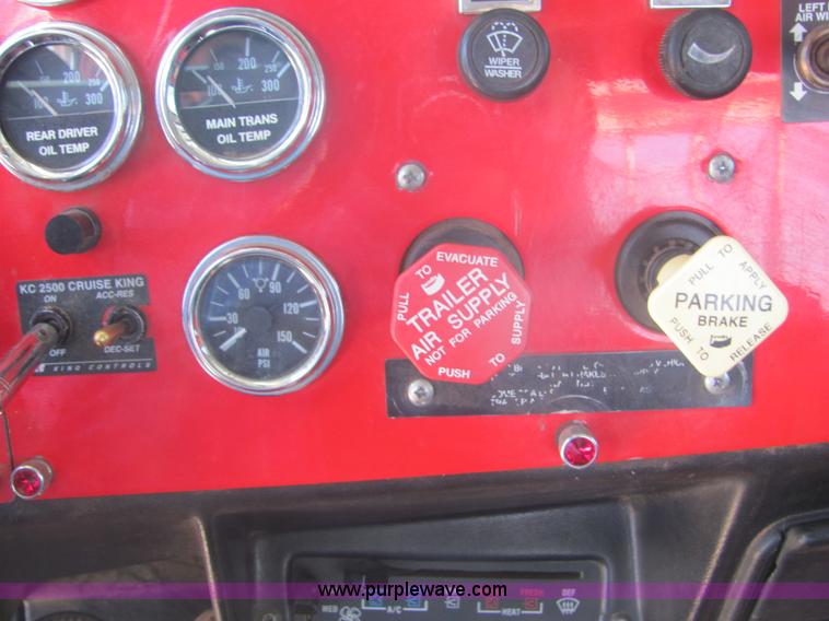 image for item A3535 1990 Peterbilt 379 semi truck