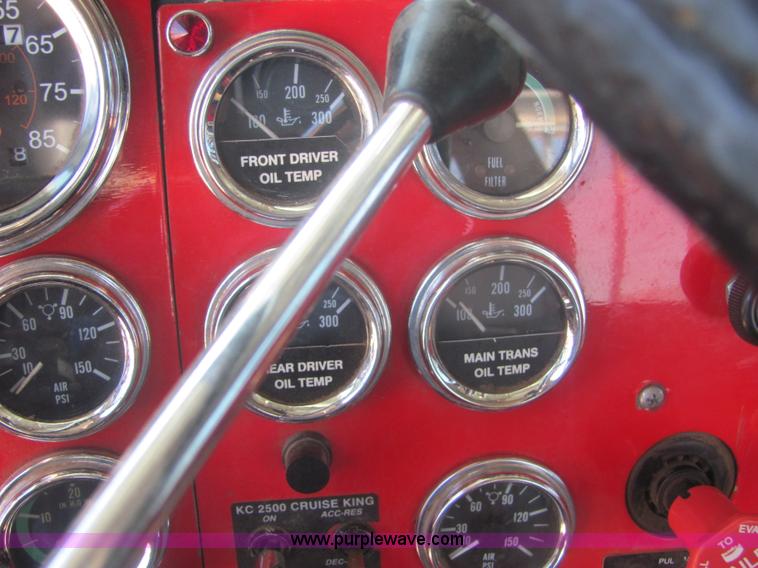 image for item A3535 1990 Peterbilt 379 semi truck