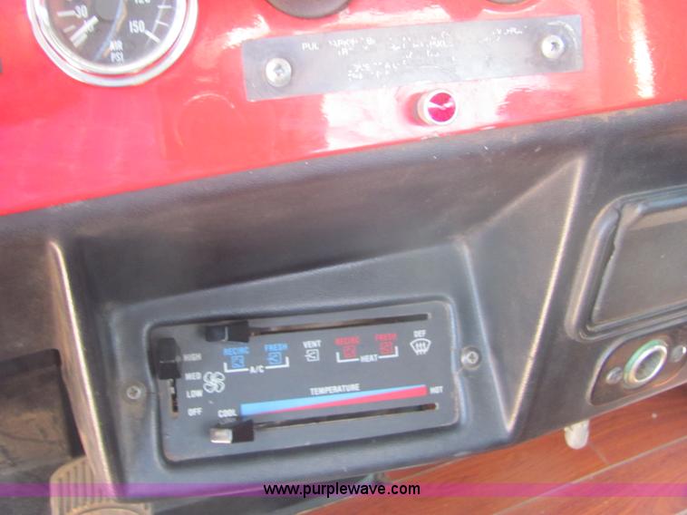 image for item A3535 1990 Peterbilt 379 semi truck