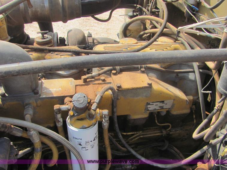 image for item A3535 1990 Peterbilt 379 semi truck