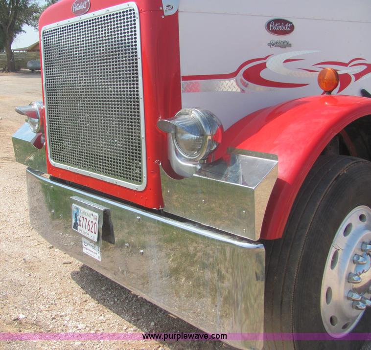 image for item A3535 1990 Peterbilt 379 semi truck