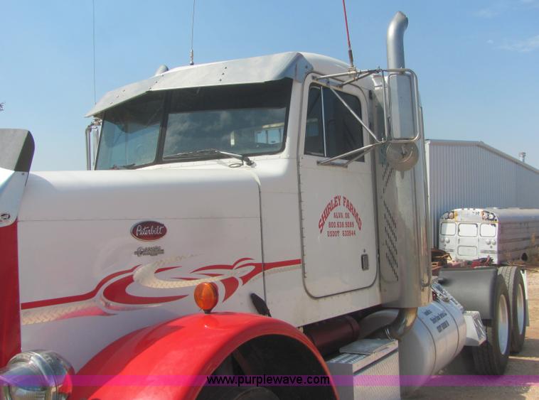 image for item A3535 1990 Peterbilt 379 semi truck
